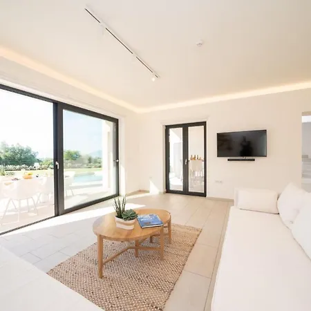 Ionian Trilogy Luxury ヴィラ *