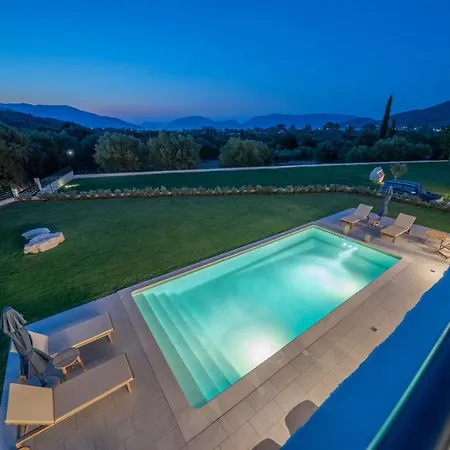 Ionian Trilogy Luxury サミ