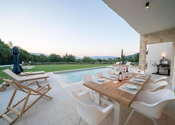 빌라 Ionian Trilogy Luxury *